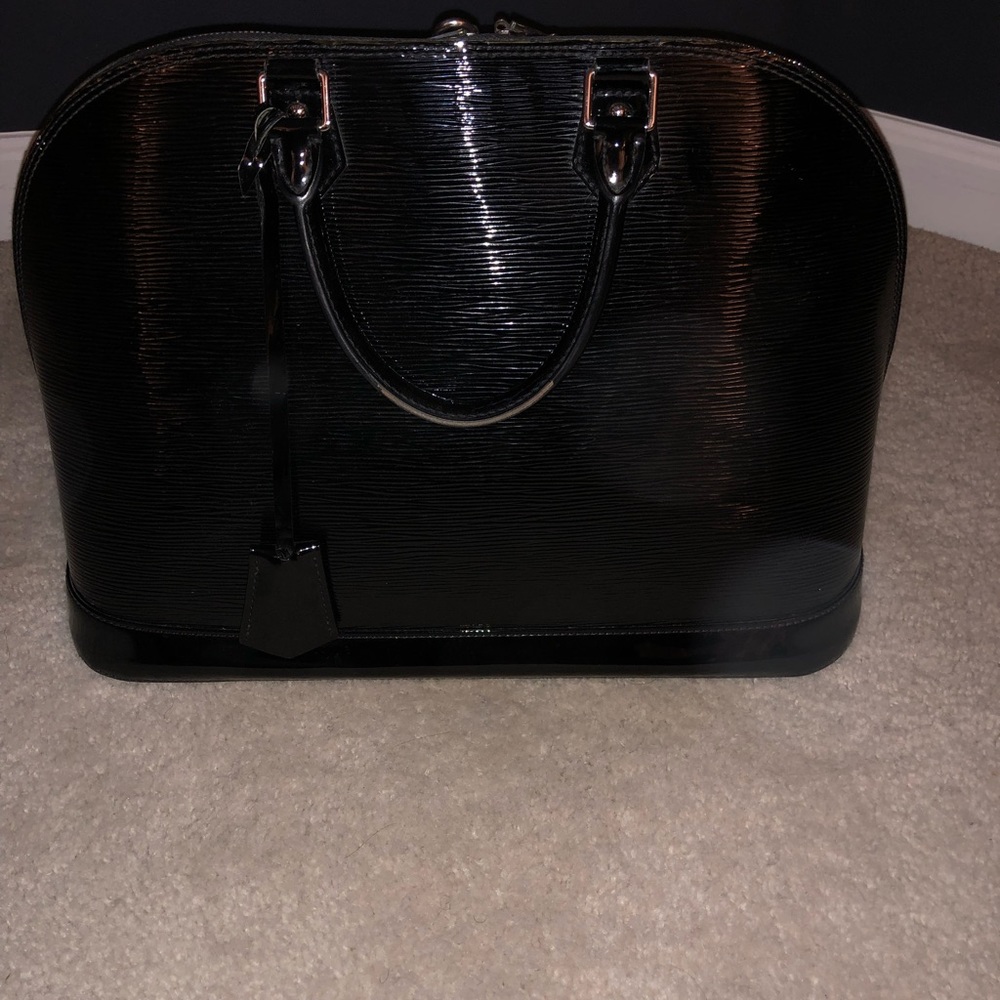 Louis Vuitton Alma GM vernis